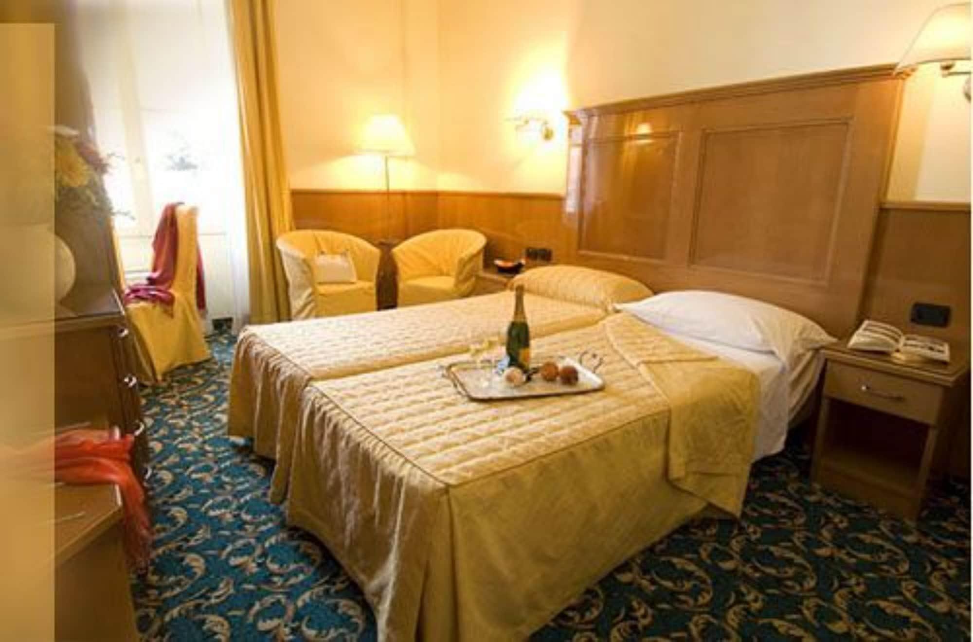 Hotel Cinque Giornate Milano Exteriör bild
