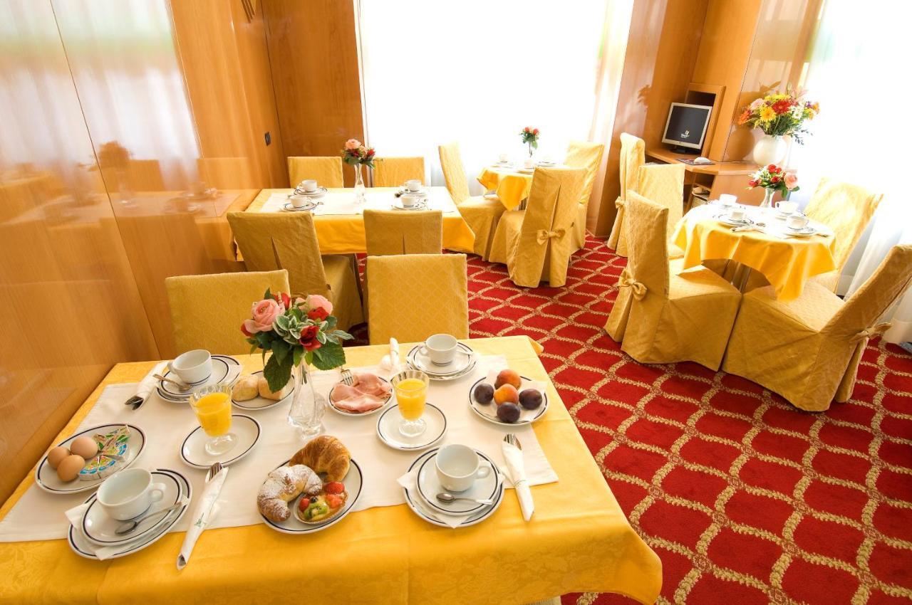Hotel Cinque Giornate Milano Restaurang bild