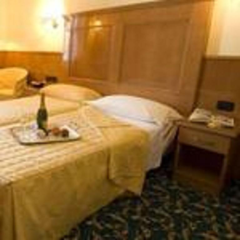 Hotel Cinque Giornate Milano Exteriör bild